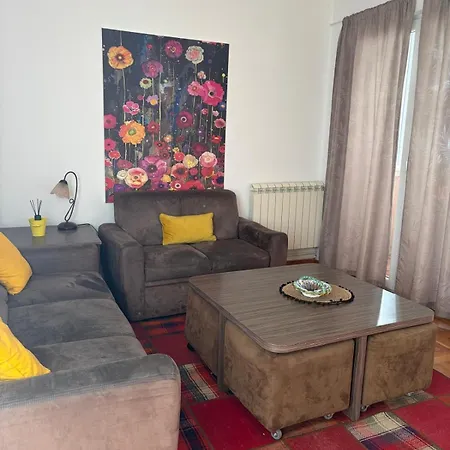 Appartement Cozy Two Bedroom In *