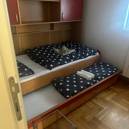 Appartement Cozy Two Bedroom In